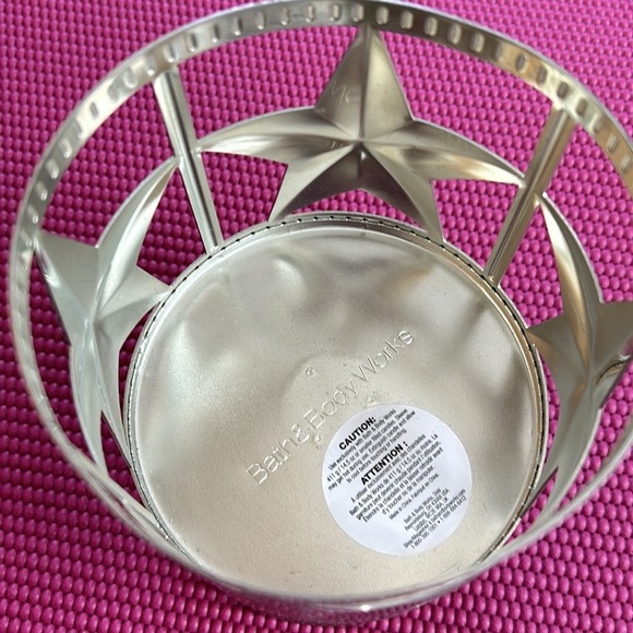 Bath and Bodyworks 3 wick candle holder. - Picture 2 of 3